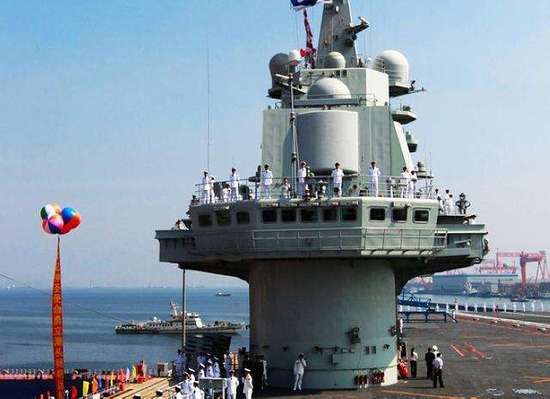 辽宁号航母舰岛特写