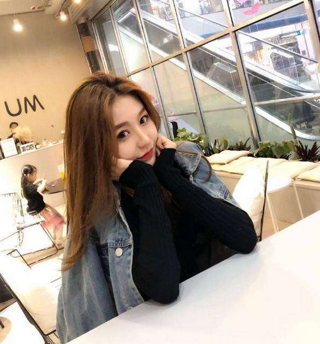 抖音一姐温婉直播未开美颜,油光满面似大妈,网友:37岁我都信