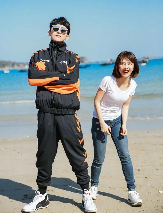 白敬亭公布恋情: 就你了, 傻丫头郑爽宣布恋情,