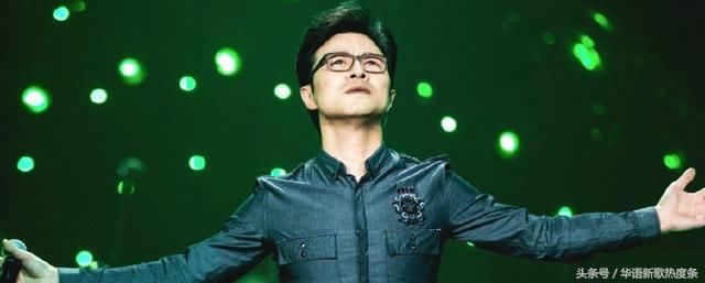 歌手总决赛:张韶涵腾格尔晋级,华晨宇忘词,汪峰