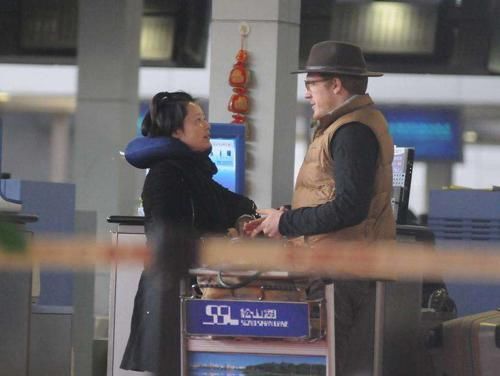 43岁袁立近照认不出,38岁嫁老外遭5年家暴,现