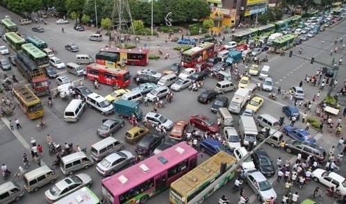 红绿灯故障出了事故怎么算?3大红绿灯前司机