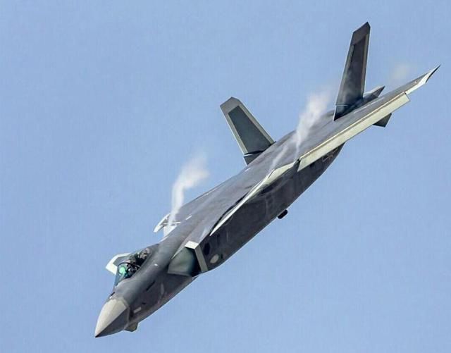 歼20最大飞行速度是多少?官方曝光是2.5倍音