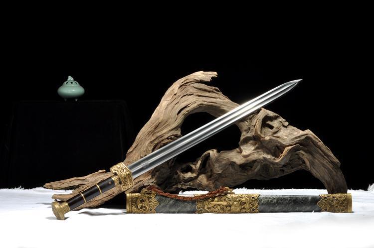 曹操被赵云夺走破百万大军的宝剑,为何会被夺走?