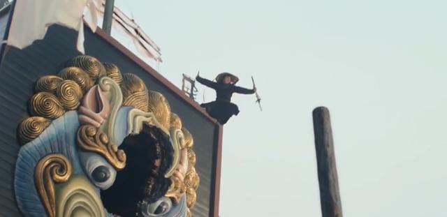 看高人是如何做到飞檐走壁的?莫非这真的是传说中的"轻功"?