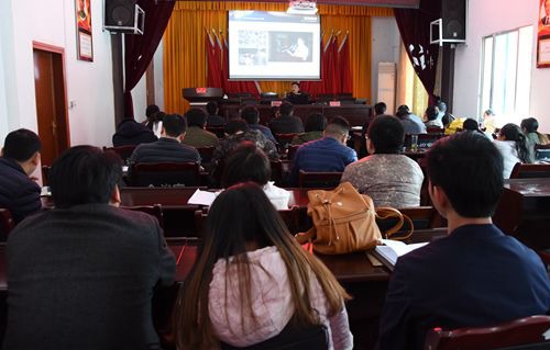 2月13日,鳳岡縣王寨召集各村(社區),鎮直各部門50餘名新聞寫作愛好者