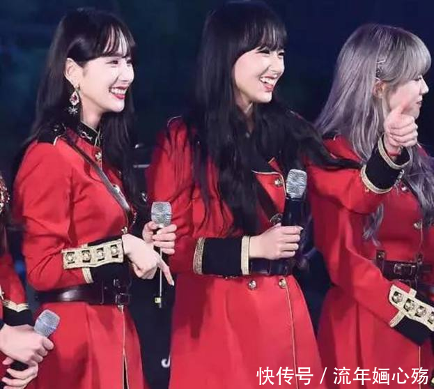 宇宙少女在街头为韩国队热舞助威,程潇的腿吸