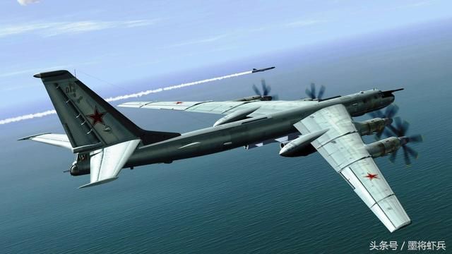 俄罗斯两架战机外加一架图-95mc战略轰炸机直飞日本日本领海上空