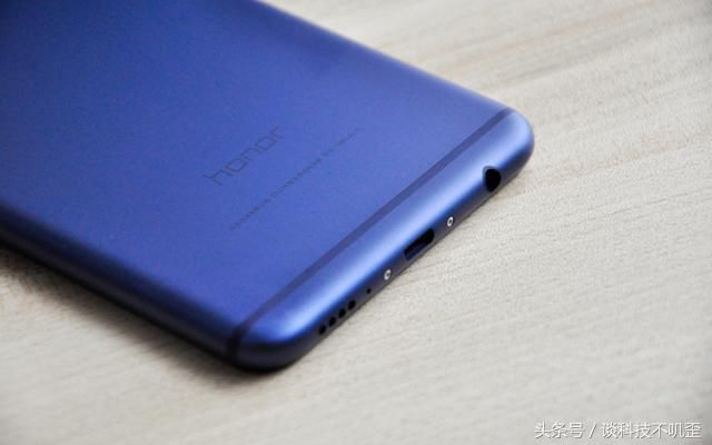 荣耀畅玩7X价格确实便宜,小米6X首当其冲!