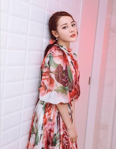 迪丽热巴生日跑男只有一人送祝福!杨蓉生日网