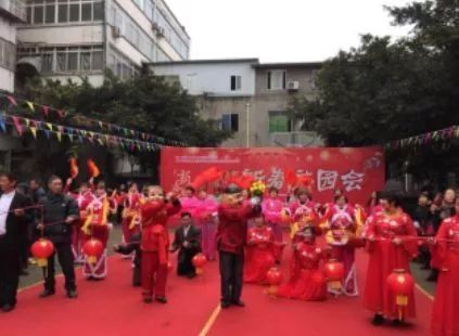 大红灯笼高高挂,载歌载舞迎新春--大面街道迎