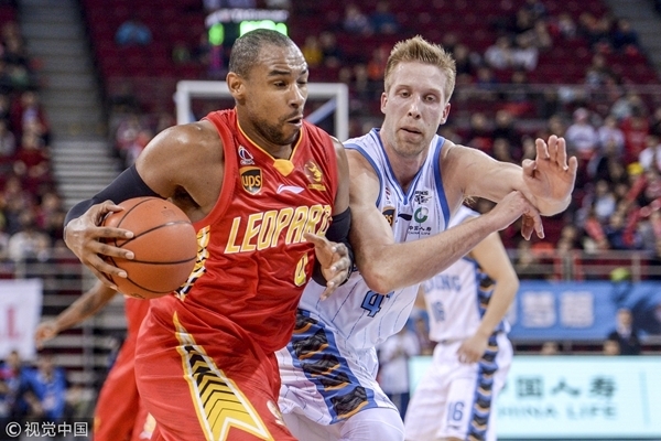 线共17次犯规 北京首钢用超强硬防守擒下深圳