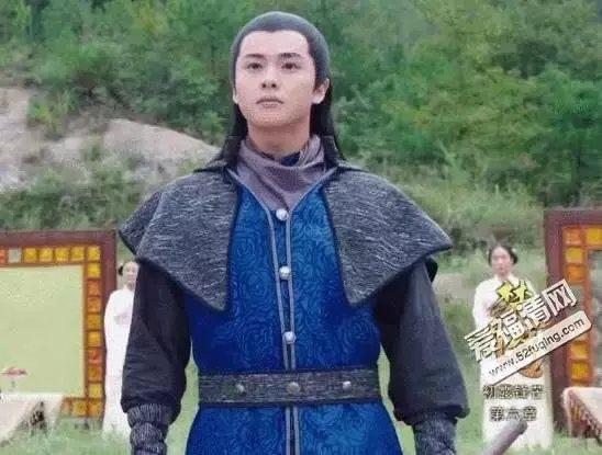 签约的两个艺人一个冷酷, 一个阴柔阳光酷似鹿晗