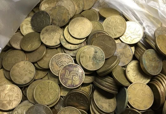 荷花五角硬币,如果是这个年份,收藏价值已成倍