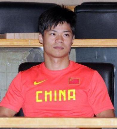 苏炳添还在巅峰期,为什么要选择退役?