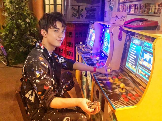 马思纯邓伦在我是大侦探高甜撒糖,侦探综艺又