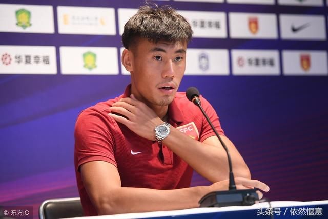 国足主力回应白岩松言论!看得我尴尬癌都犯了
