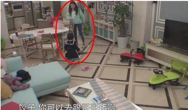 包文婧去胡可家做客女儿被忽视很受伤, 去她家