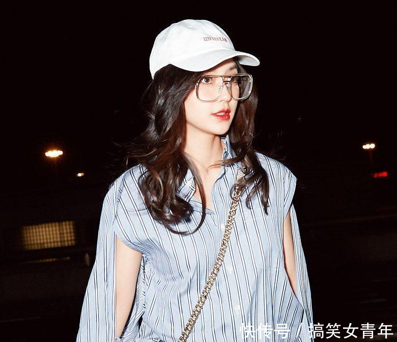 Angelababy 银色亮光丝袜, 高跟鞋, 百变造型的
