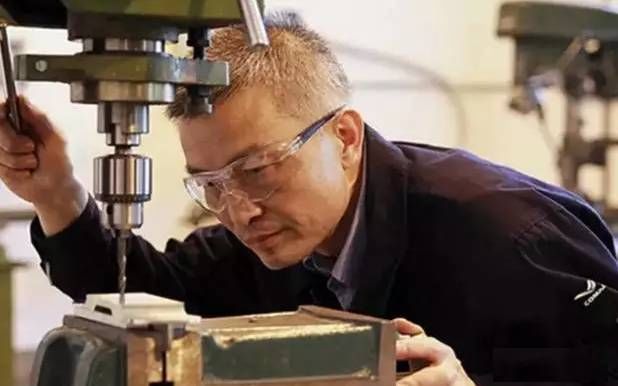 一个机械工程师的转行经历:薪水重要还是兴趣