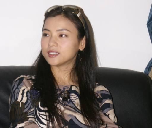 曾是最美的军旅女歌手,十八岁出道十一次上春