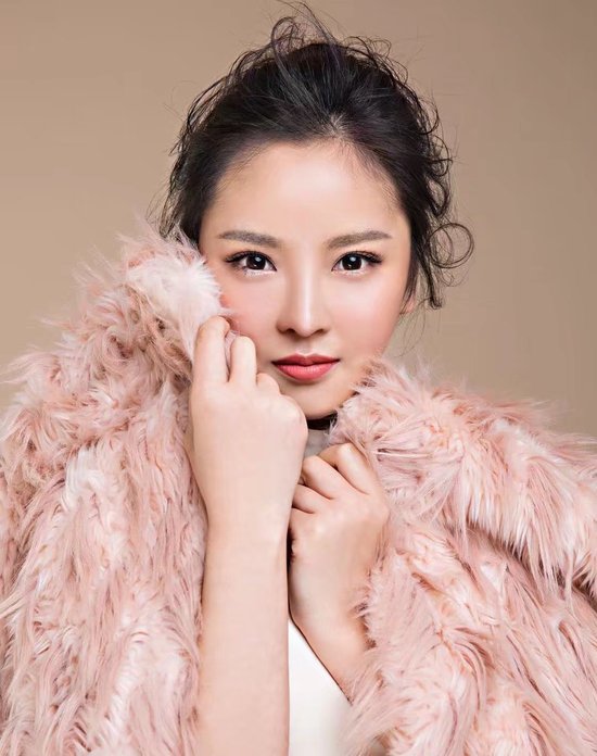 《替身小美人》热拍 范晋如完美演绎富翁女儿