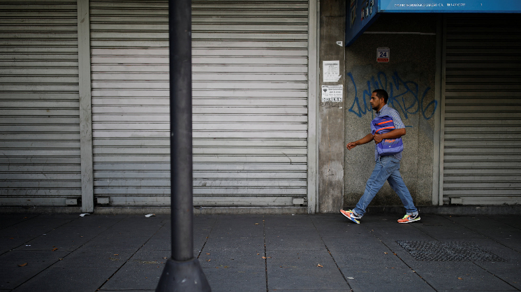 委内瑞拉启动货币改革 商铺纷纷关门歇业