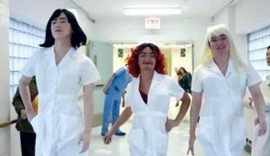 《唐人街探案2》票房稳破十亿,刘昊然向周星驰