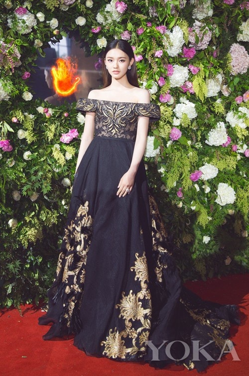 林允红毯礼服(图片来源:林允工作室)