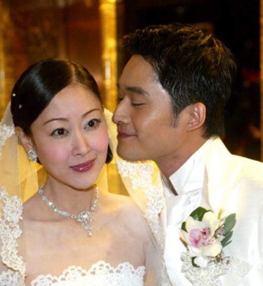 "姐弟恋"失败后,于佳卉爱上了大10岁的张孝正.