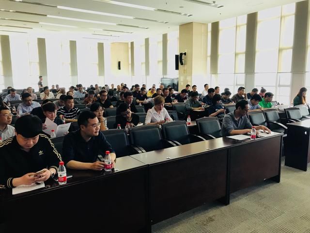 网约车人证、车证办理在即,成都将有百分之八