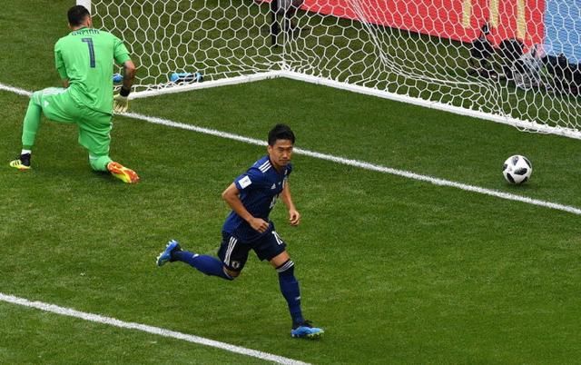 哥伦比亚红牌是怎么回事?开场就送红牌+点球