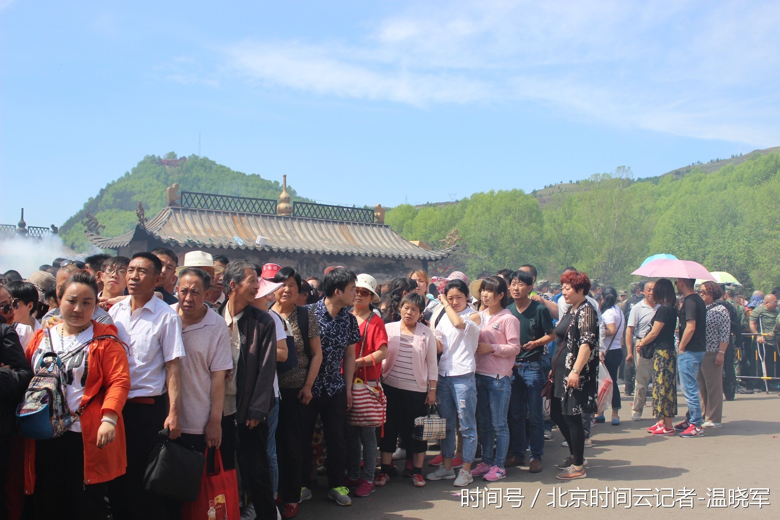 中国旅游日 五台山景区交通秩序井然 中国旅游日 五台山景区交通秩序井然