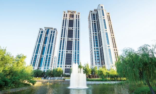 地产业务,并将旗下的上市公司松日通讯更名为"高银地产控股有限公司"