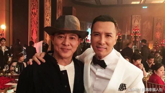 捐款300亿的李连杰,如今病重苍老,同龄的甄子