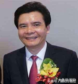 28岁就坐拥80亿身家,潮汕籍商人父亲是神秘大