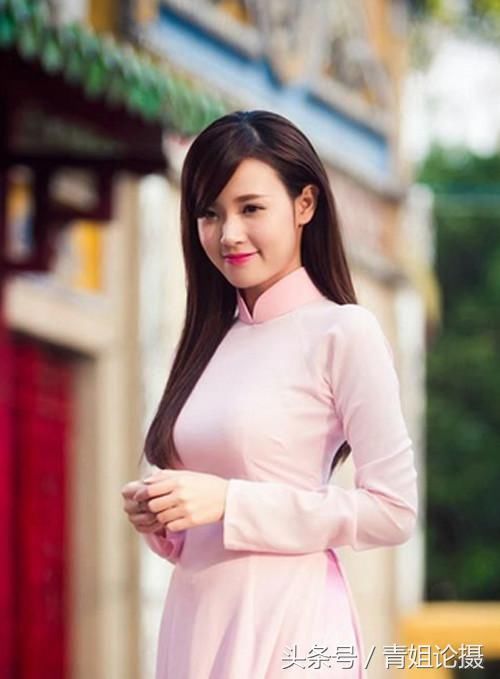 当越南美女穿上中式旗袍,开叉到腰美到爆,风情