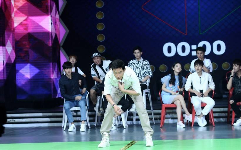 快乐大本营2021免费观看完整版演员表 t01ad76533a25041910.jpg?size=820x512