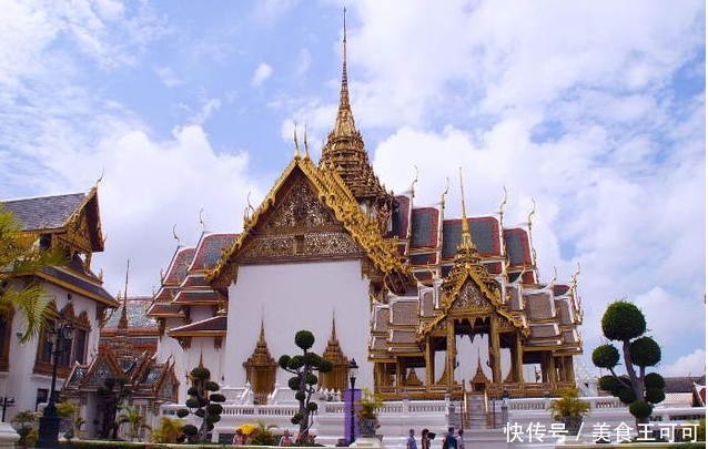 去泰国旅游,入境有个奇葩规定,要带够4000现金