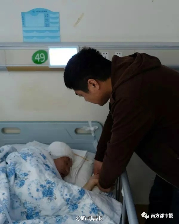 女子找私人注射玻尿酸 右眼失明大面积脑梗死