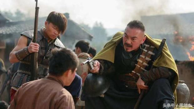 恶匪张结巴,八岁卖自己二十岁连杀四十人,恶到