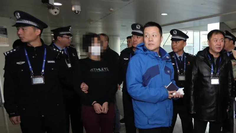 大数据揭开色情产业链内幕！老板躲缅甸操控500余名女主播淫秽表演