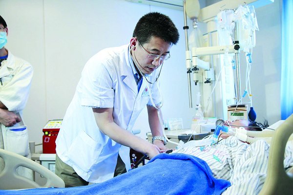 邱海波：“生命驿站”的守卫者