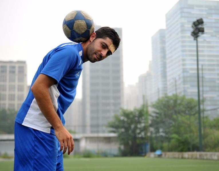 来自西班牙的足球外教谢尔曼 爱上奇妙重庆