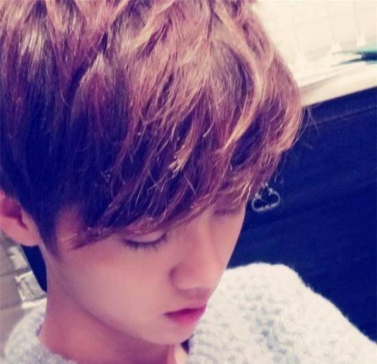 明星睡姿大公开!唐艺昕流口水,鹿晗真帅,迪丽热巴却很吓人