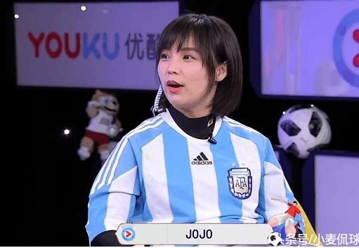 梅西很绝望,队友打空门不进,足球解说一姐:小学