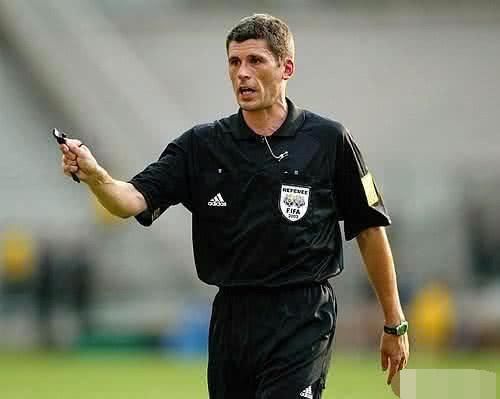 中超比赛裁判执法一场多少钱?网友:你能去当裁