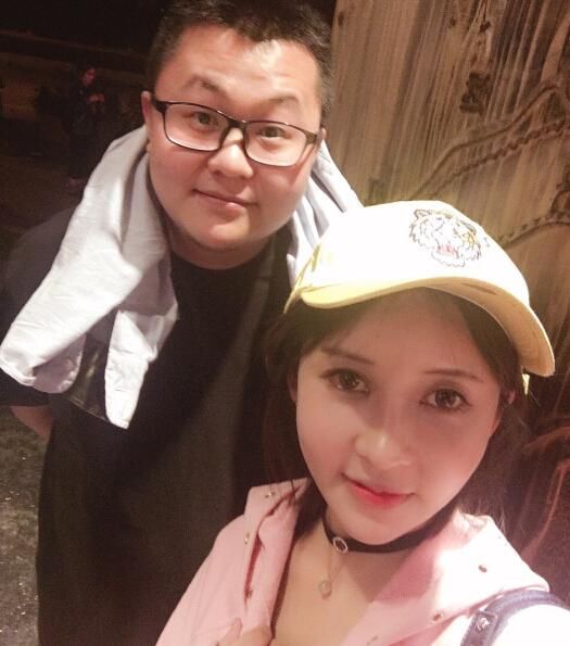 斗鱼女主播灵魂COS海贼王 这个女版路飞你给