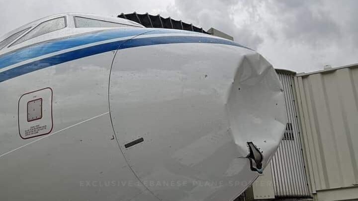 科威特航空客机遭遇冰雹袭击 机鼻凹陷