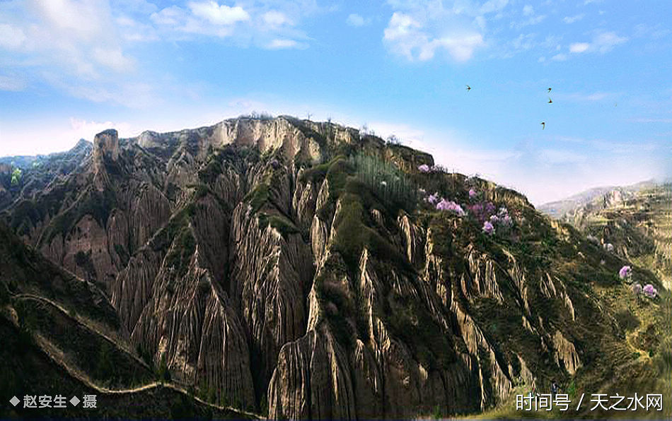 甘肃天水吕二沟土林景观好奇特